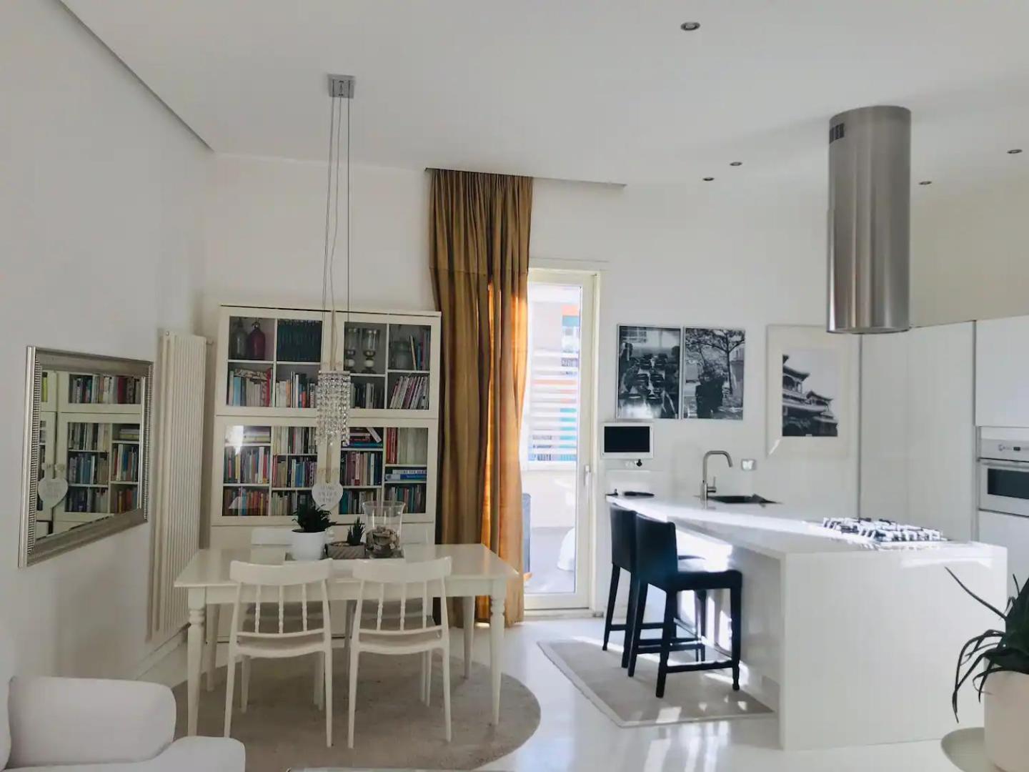 Rome, Beautiful Apartment In A Vintage Building Lido di Ostia Exterior photo